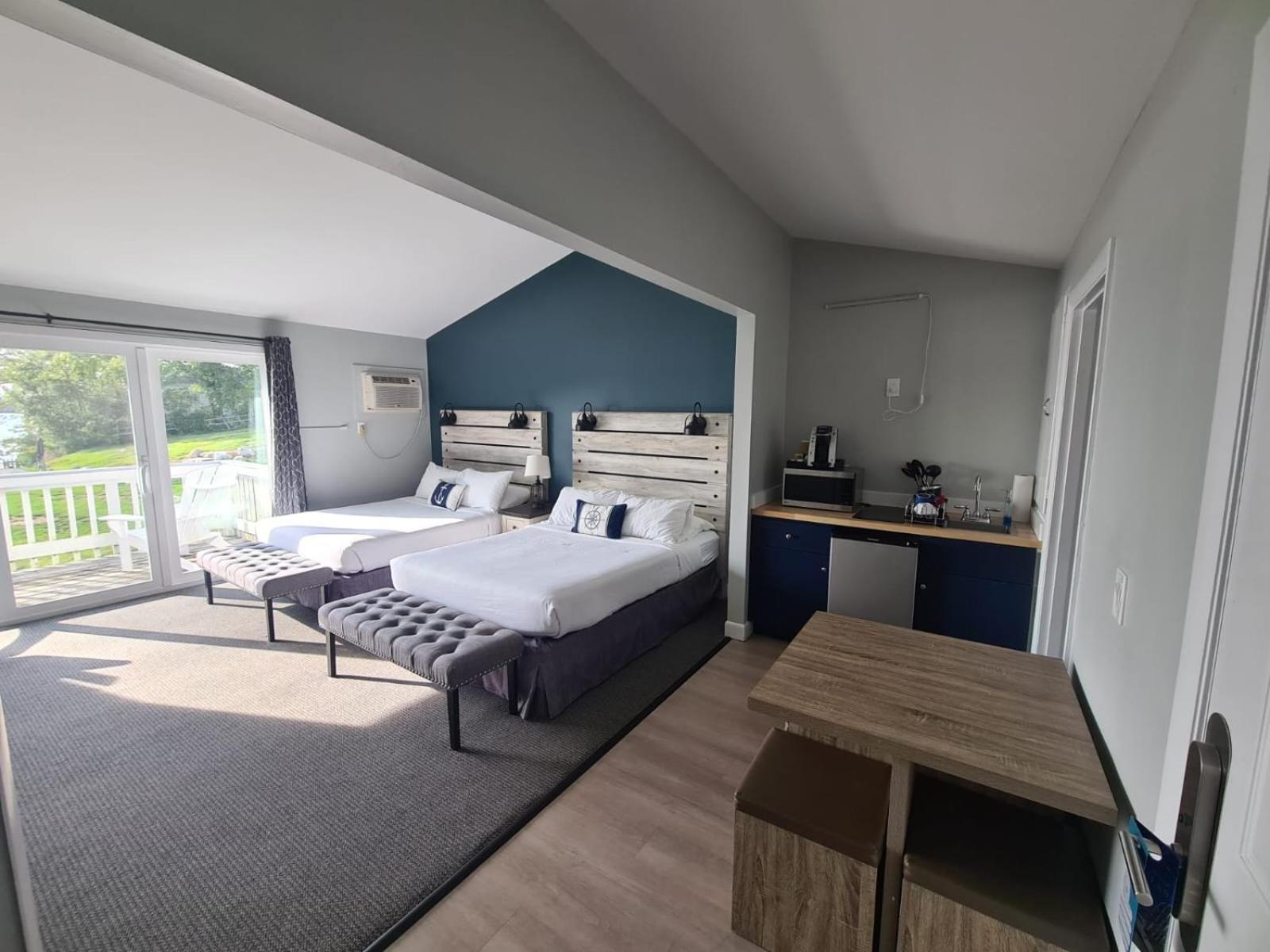 Smuggler's Cove Hotel